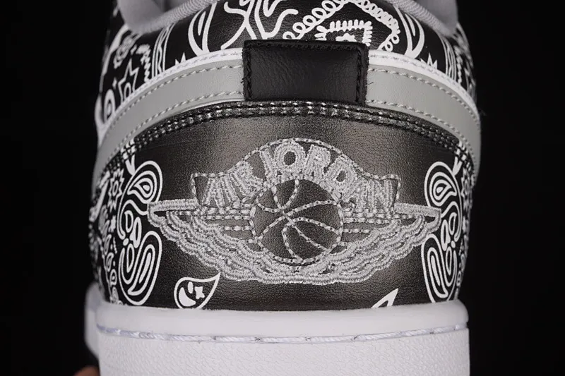 All categories Air Jordan Jordan series basketball shoes Air Jordan 1 Low Air Jordan 1 Low AJ1 Joe 1 painted hand-painted cashew flower low-top cultural basketball shoes 553558-040
